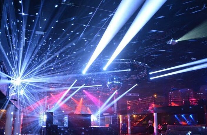 A VENDRE PROCHE RENNES (35) PARTS SOCIALES- DISCOTHEQUE D'ENVERGURE — photo 2
