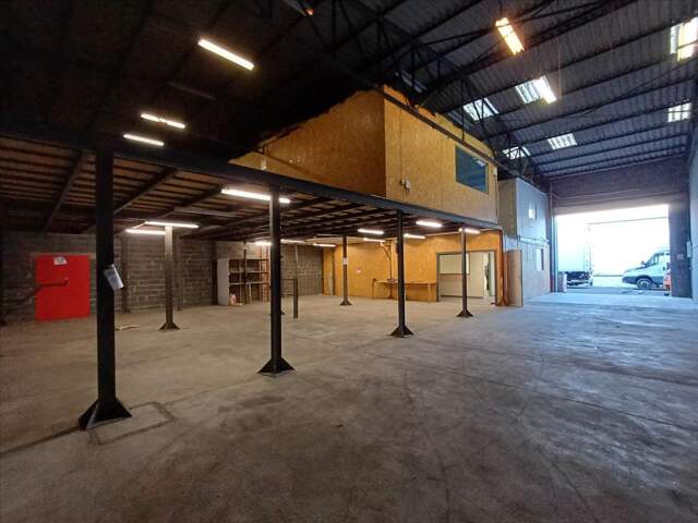 LOCAL COMMERCIAL 300m² - STOCKAGE + BUREAUX - BREZET — photo du bien