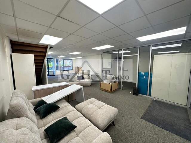 190 M² ENTREPOT BUREAUX A LOUER A CROISSY BEAUBOURG — photo du bien