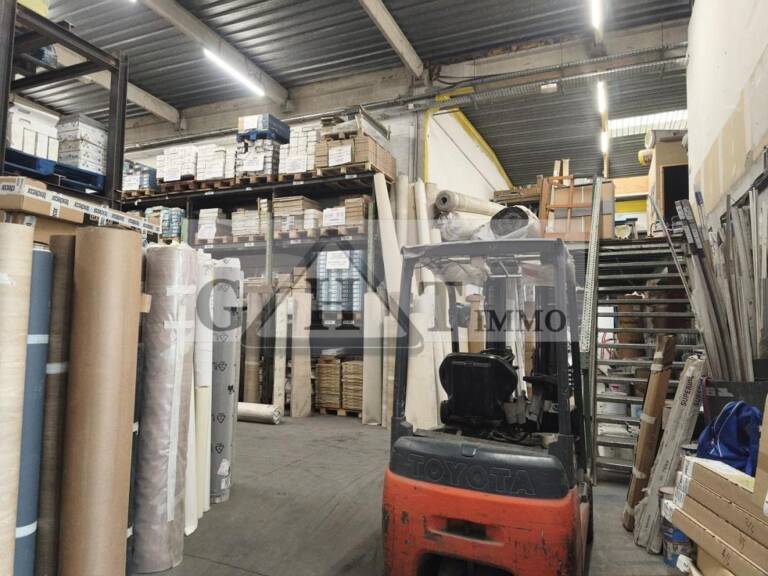 1100 m² ENTREPOT BUREAUX A VENDRE — photo 1