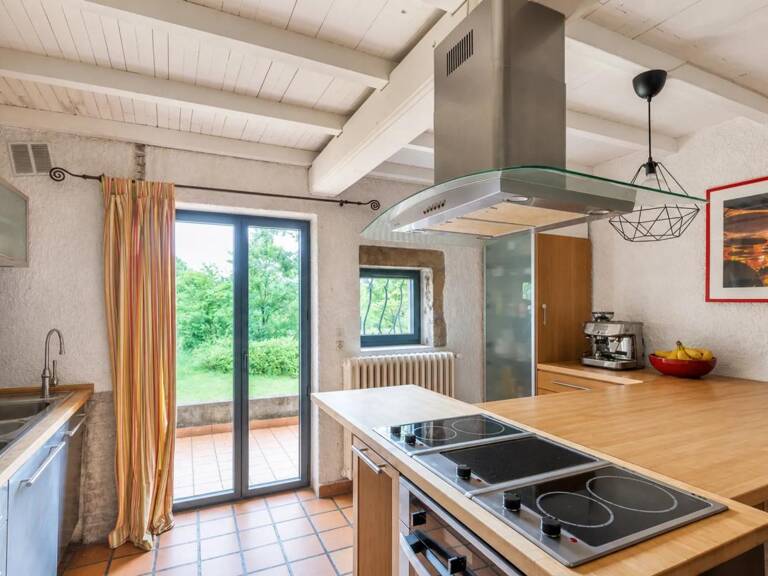 Maison en pierre avec piscine à Châtillon — photo 1