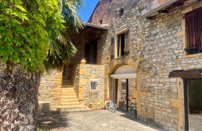 Maison en pierre avec piscine à Châtillon — photo 2