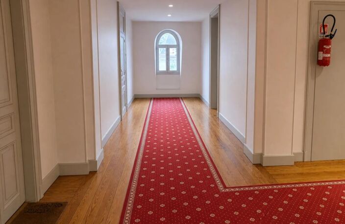 T2 34 m² loué à Aix-les-Bains, vue Château — photo 3