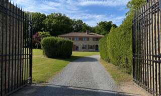 Maison 12 Pièces 334 m² à vendre à Bressuire (79300)