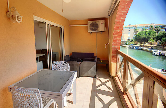 PORT FREJUS  II 2 pièces , terrasse, vue port canal — photo 2