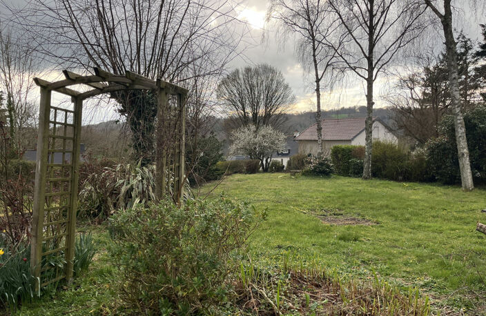 Terrain constructible arboré proche de la gare — photo 2
