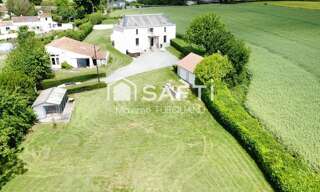 Maison 9 Pièces 193 m² à vendre à Menomblet (85700)