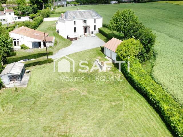 Maison de Maître, 193m², 4 chambres + gîte à rénover, 4000m² de terrain. — photo du bien