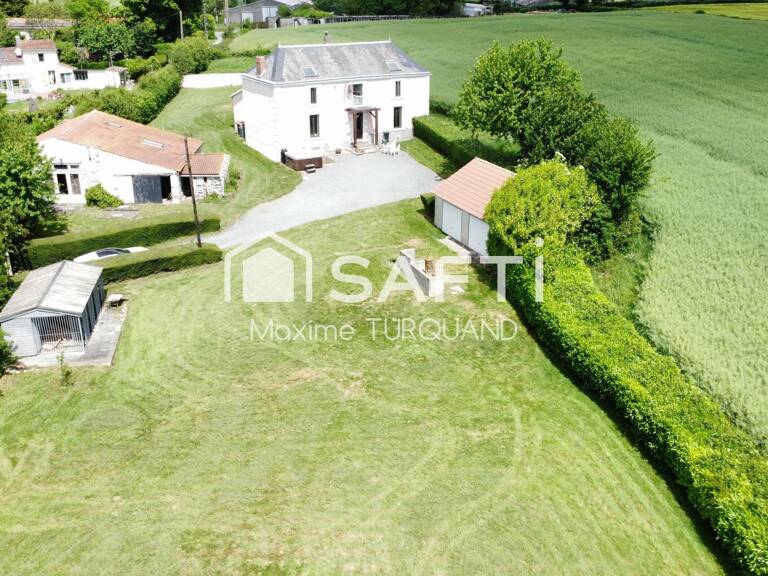 Maison de Maître, 193m², 4 chambres + gîte à rénover, 4000m² de terrain. — photo 1