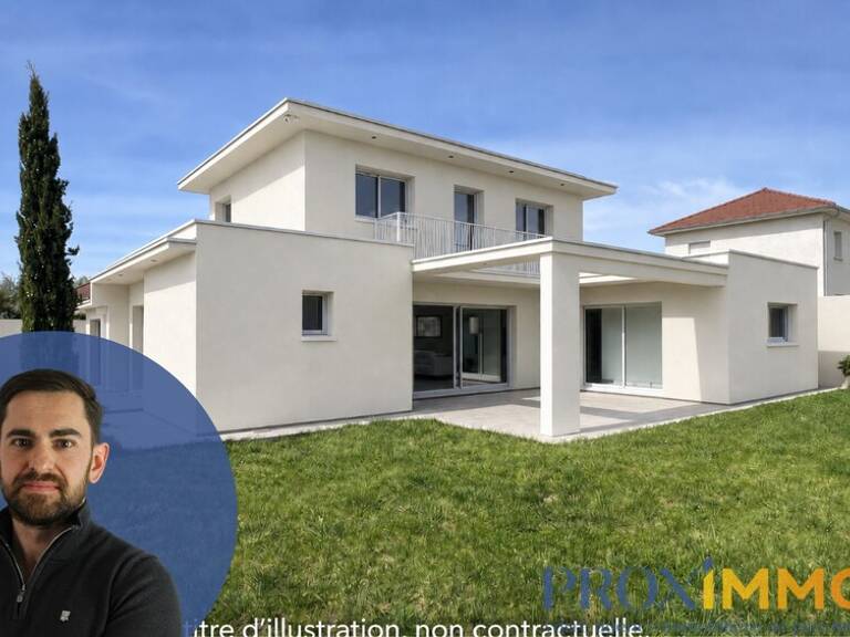 Villa — photo 1