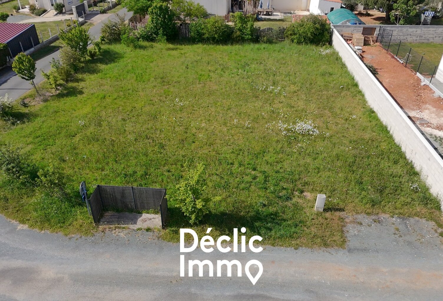 TERRAIN CONSTRUCTIBLE 707 M² — photo 1