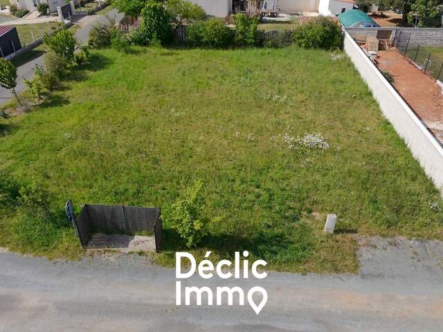 TERRAIN CONSTRUCTIBLE 707 M² — photo du bien