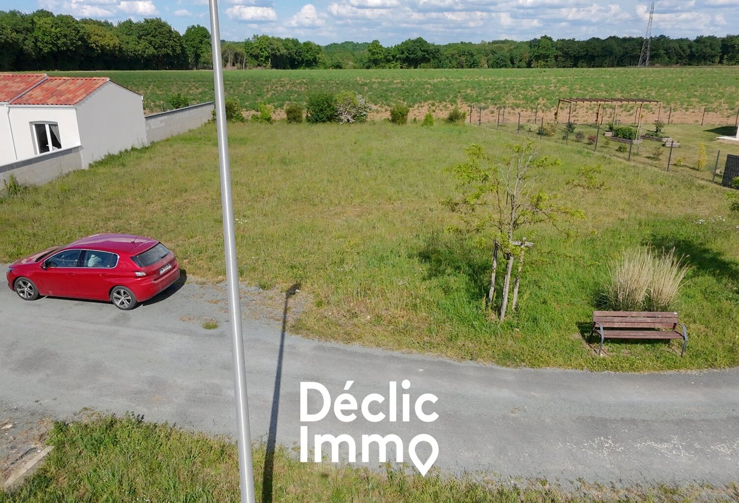 TERRAIN CONSTRUCTIBLE 848 M² — photo 1