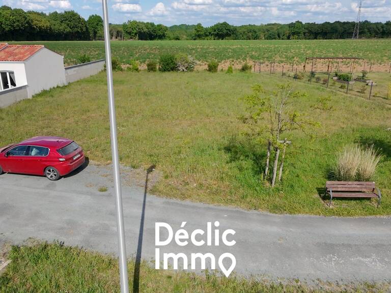 TERRAIN CONSTRUCTIBLE 848 M² — photo 1
