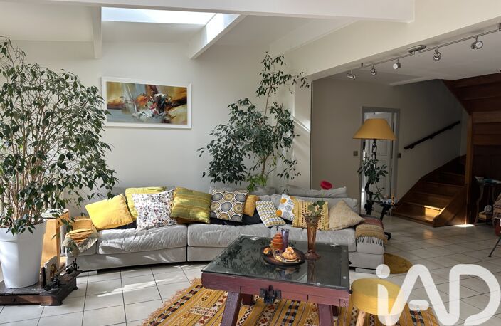 Vente Maison/villa 7 pièces — photo 2