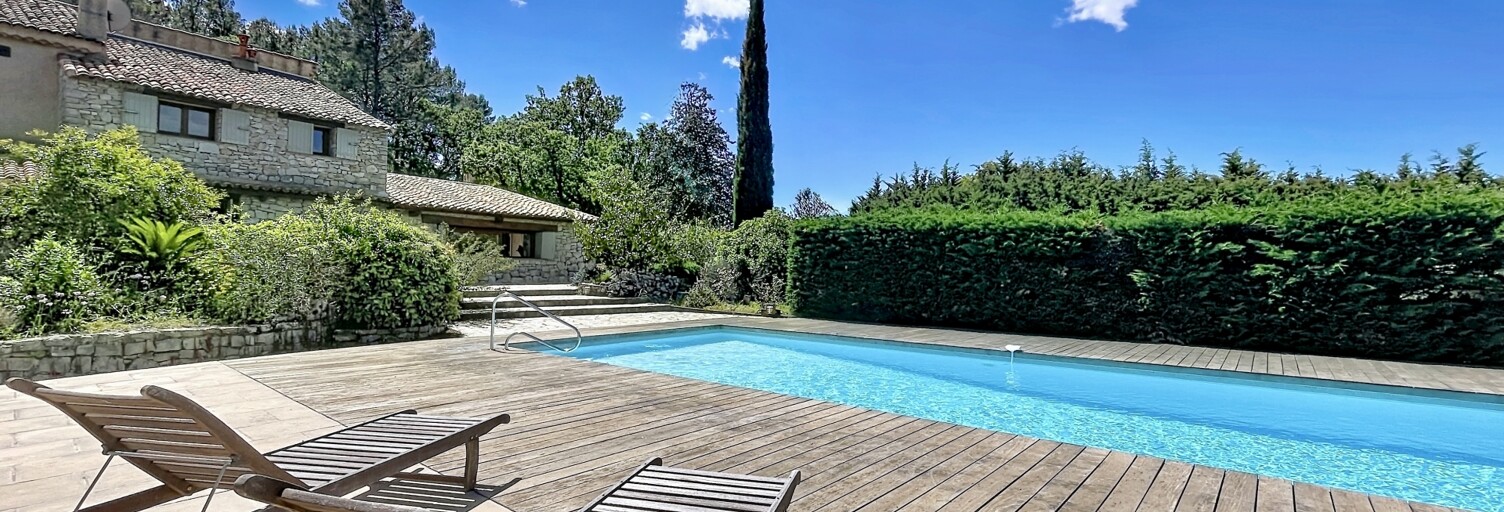 Maison 9 Pièces 200 m² à vendre à Tourrettes (83440)