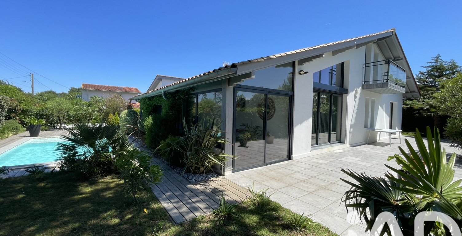 Vente Maison/villa 8 pièces — photo 1