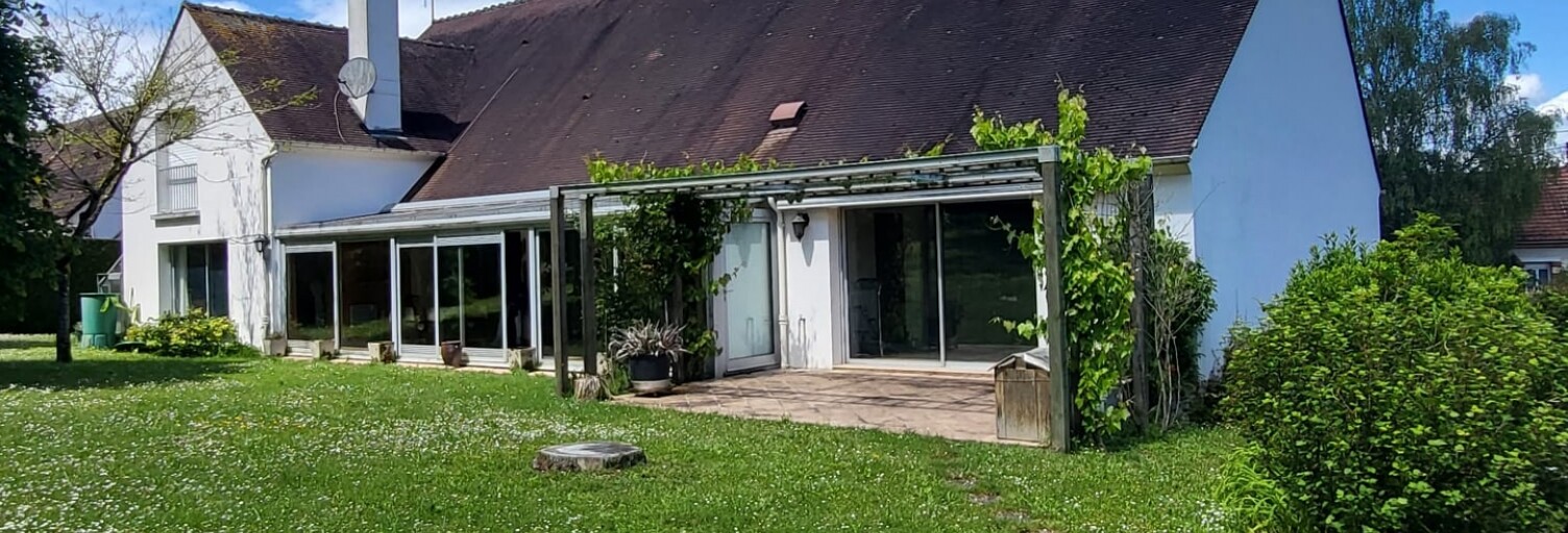 Maison 9 Pièces 318 m² à vendre à Château-Landon (77570)