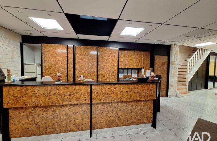 Vente Bureaux 200 m&sup2; — photo 2