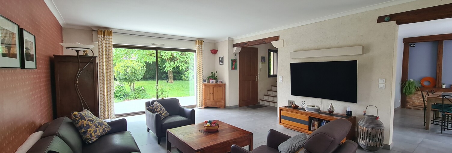 Maison 8 Pièces 196 m² à vendre à Yvré-l'Évêque (72530)