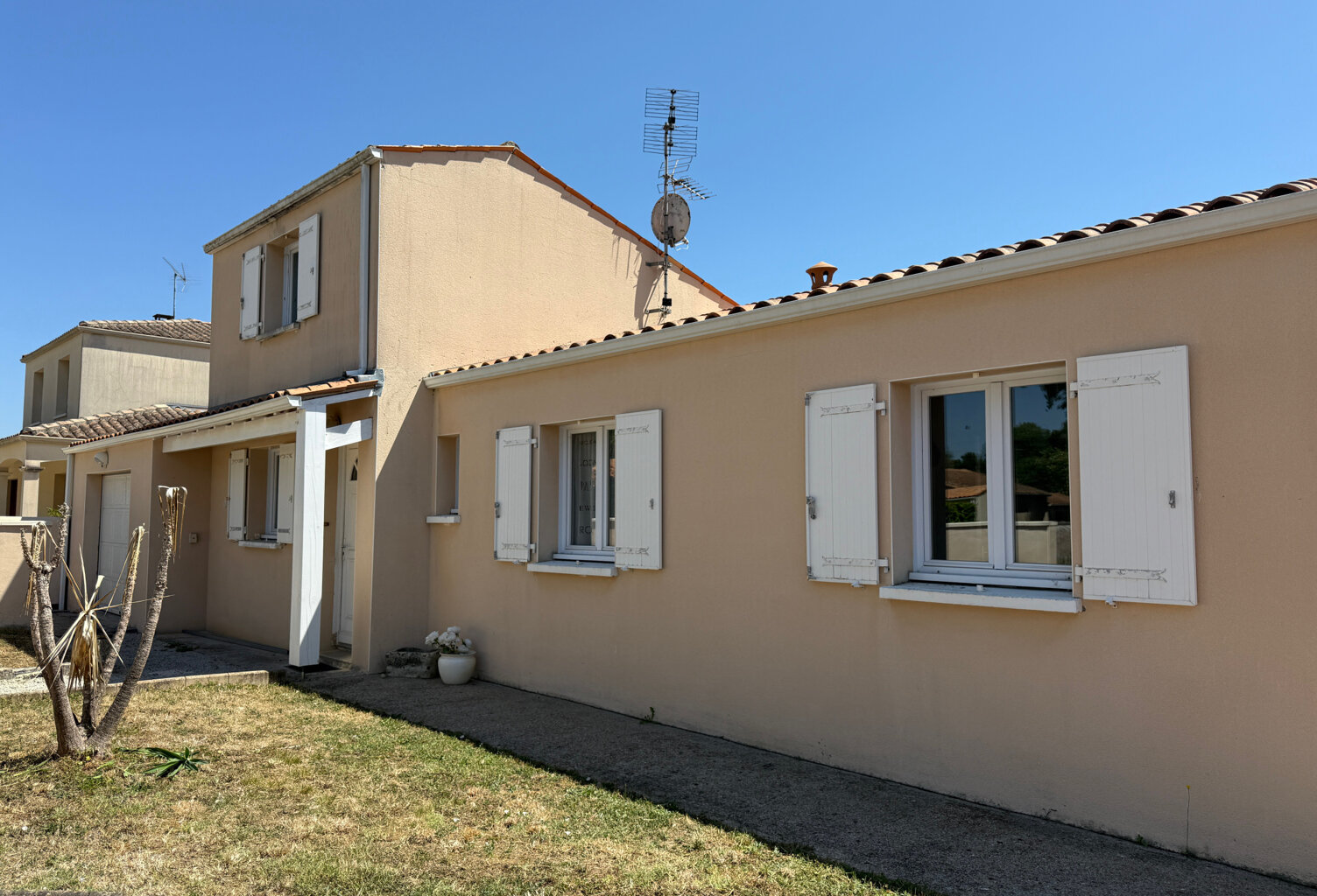 ROYAN — photo 1