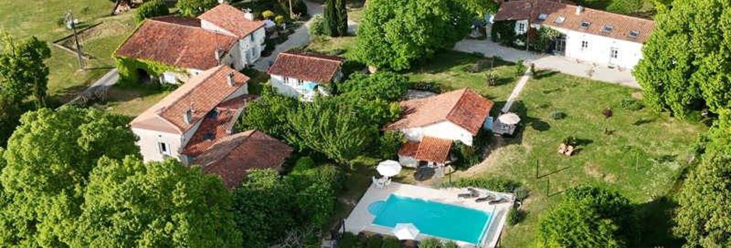 Maison 5 Pièces 330 m² à vendre à Saint-Romain (16210)