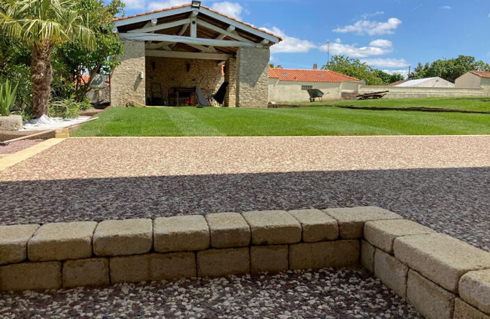 VOUILLE LES MARAIS 85450 CALME ABSOLU MAGNIFIQUE PROPRIETE GRAND CONFORT AVEC DEPENDANCES ET JARDIN — photo 2