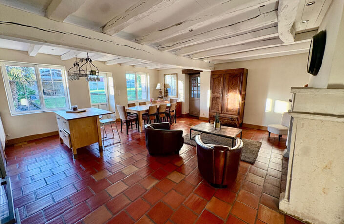 VOUILLE LES MARAIS 85450 CALME ABSOLU MAGNIFIQUE PROPRIETE GRAND CONFORT AVEC DEPENDANCES ET JARDIN — photo 3
