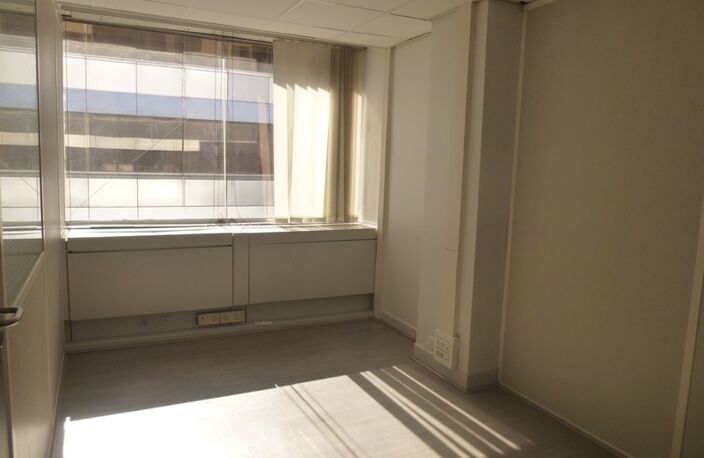 600 m2 de bureaux avec parking à vendre à Cergy au prix de 445000 euros — photo 5