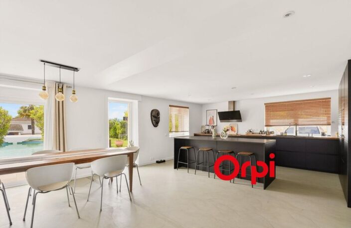Rare à Brignais : Volume XXL de 270 m² avec piscine – Le cocon familial idéal — photo 2