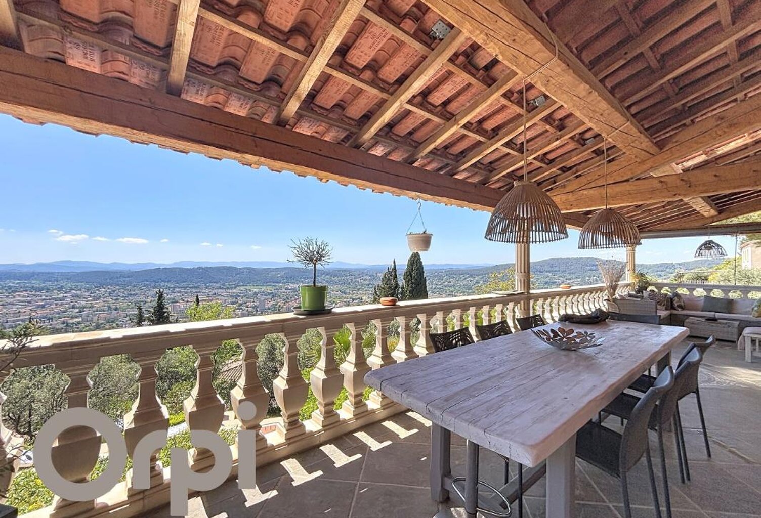 Élégante Propriété avec Vue Dominante • Piscine, Suite Parentale & Studio Indépendant — photo 1