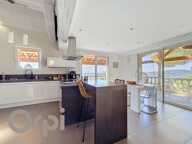 Élégante Propriété avec Vue Dominante • Piscine, Suite Parentale & Studio Indépendant — photo 4
