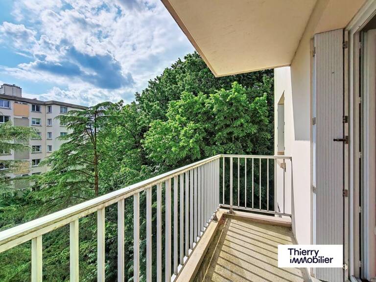 T2 Lumineux avec Balcon - Verdure à Schuman/Barberie — photo 1