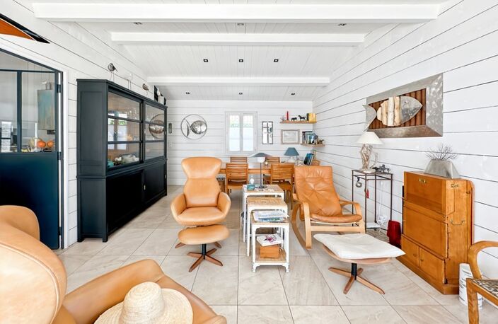 Villa à vendre de 138m2 à Sainte-Marie-de-Ré, 5 pièces, piscine, stationnements — photo 4
