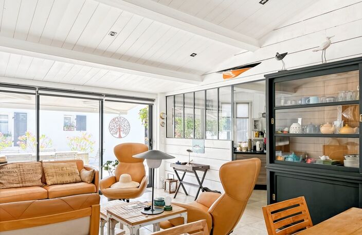Villa à vendre de 138m2 à Sainte-Marie-de-Ré, 5 pièces, piscine, stationnements — photo 5