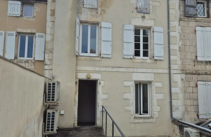 Appartement T2 en résidence sécurisée, face Hôtel de Ville, proche tous commerces et transport — photo 3