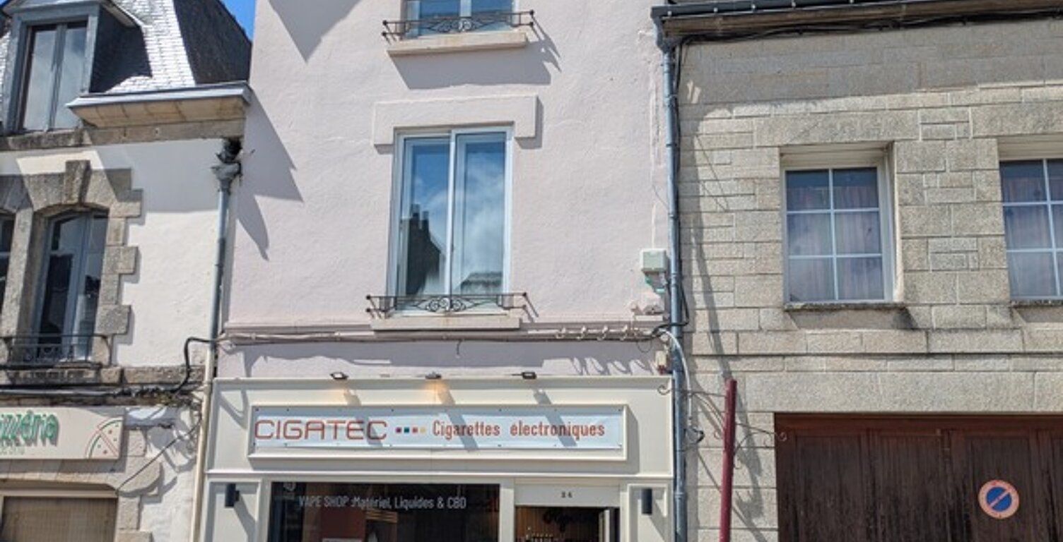 GUEMENE SUR SCORFF IMMEUBLE DE 230M² ENVIRON SUR 3 NIVEAUX AVEC JARDIN — photo 1