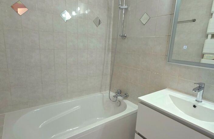 T3 en duplex au dernier étage rénové – Vue mer exceptionnelle — photo 4