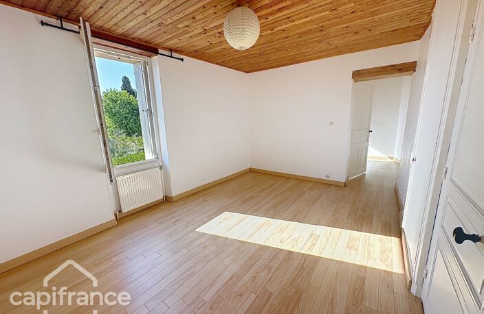 Volume et Potentiel : A vendre … Un grand atelier Indépendant et une maison 4 pièces - THOUARS (79) — photo 4