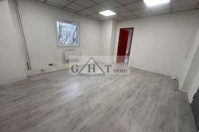 Bureau  490 €