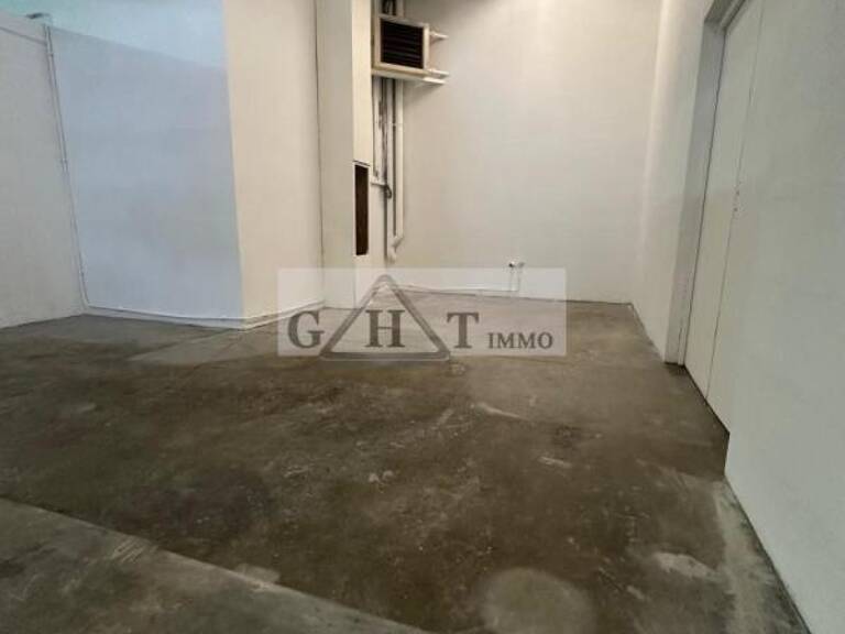 LOCAL STOCKAGE + BUREAU 85 M² Á LOUER — photo 1