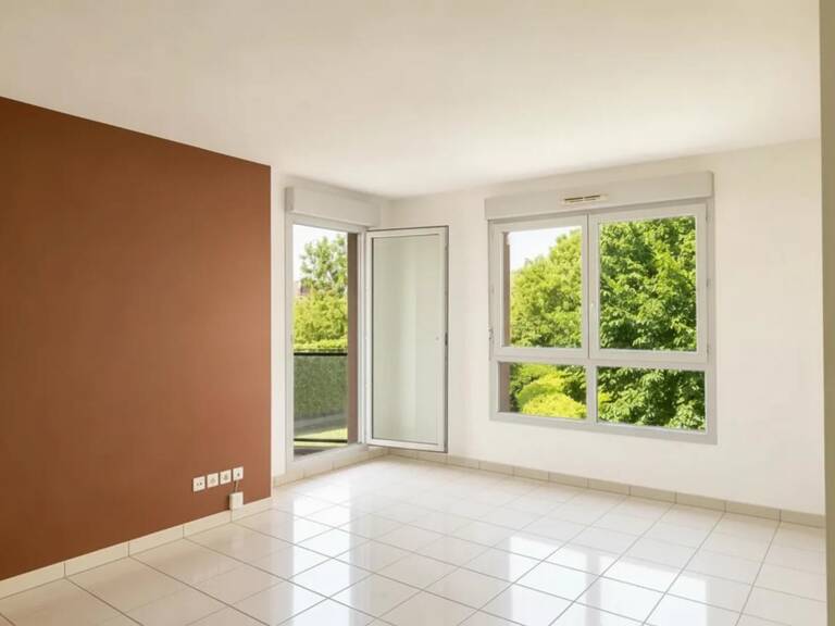 Lyon 8 - T3 , Balcon et Garage en Sus — photo 1