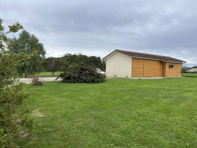 Bâtiment Agricole Bresse Vallons 135 m2 terrain 12043 m² — photo du bien