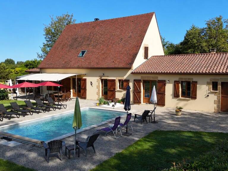 Ensemble contemporain avec maison principale, gîte indépendant, piscine chauffée et vaste terrain — photo 1