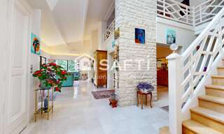 Maison 7 Pièces 236 m² à vendre à Les Métairies (16200)