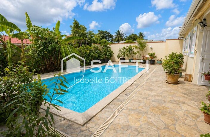 VILLA AVEC PISCINE ET GRANDS ESPACES EXTERIEURS. — photo 2