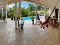 VILLA AVEC PISCINE ET GRANDS ESPACES EXTERIEURS. — photo 3