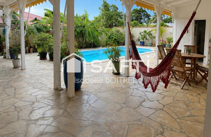 VILLA AVEC PISCINE ET GRANDS ESPACES EXTERIEURS. — photo 3
