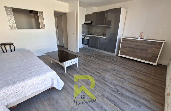 Studio cabine 28 M2 rénové   Extérieur  30 m2   Gruissan Por — photo 2