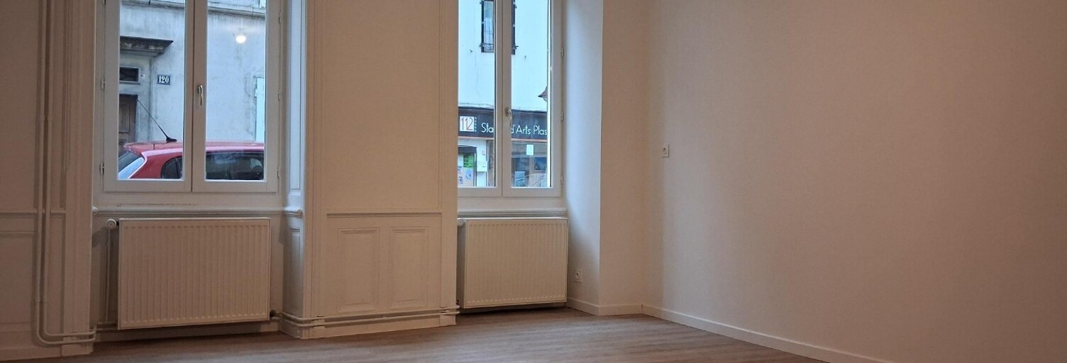 Appartement 1 Pièce 44 m² à louer à Saint-Rambert-en-Bugey (01230)